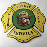 Vintage United States Forest Service Sign – Smokey Bear Porcelain Gas Pump Sign - Image 15